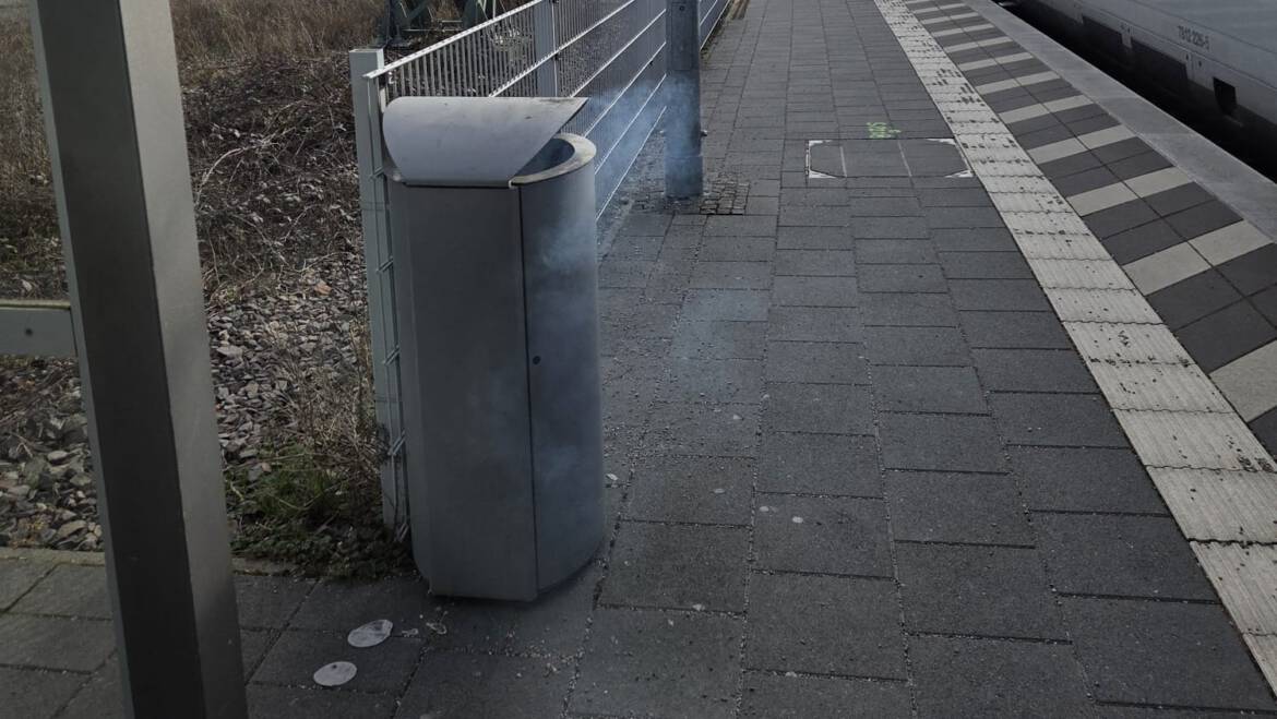 F 1 – brennt Mülleimer, 28.02.2026